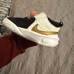 Nike Kids Black and Gold Sneakers
